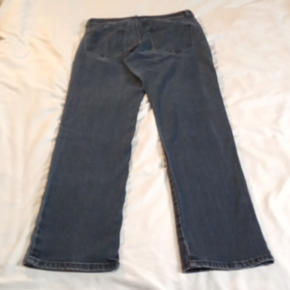 3/$25 Lee Blue Straight Leg Jeans Classic Style - Picture 3 of 9